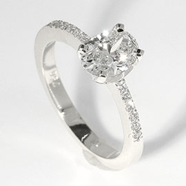 18K White Gold Multi Stone Ring : 1.00 cttw Diamonds