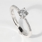 18K White Gold 0.60cttw Diamond Ring