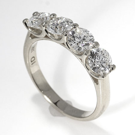 18K White Gold Multi Stone Ring : 2.00 ct Diamonds